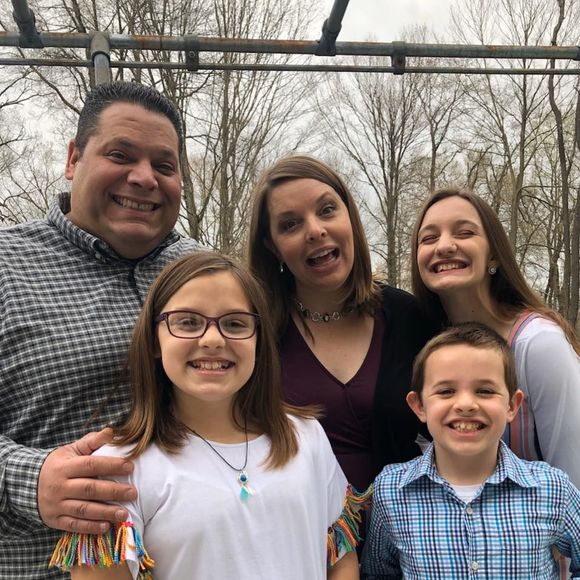 Meet your Posher, Lauren - Picture 2 of 2